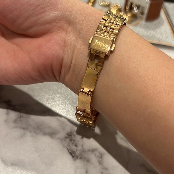 Fossil rose gold watch - Picture 2 of 4